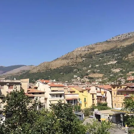 Vakantiehuis Casa Con Ampio Giardino In Centro La Taverna *