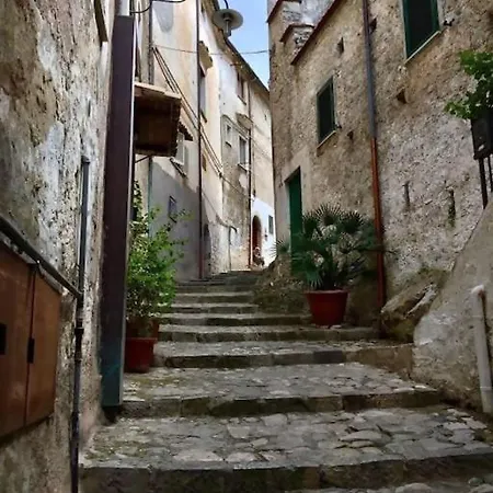 Casa Con Ampio Giardino In Centro La Taverna איטרי